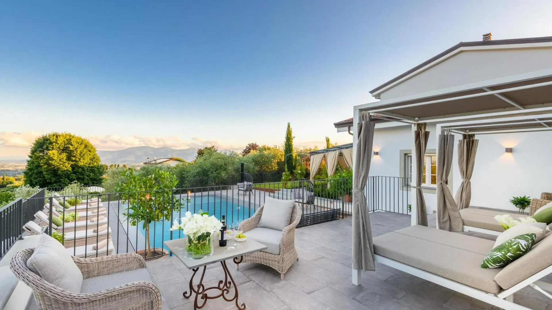Villa Asti: Where Luxury Meets Limitless View Capannori Olaszország