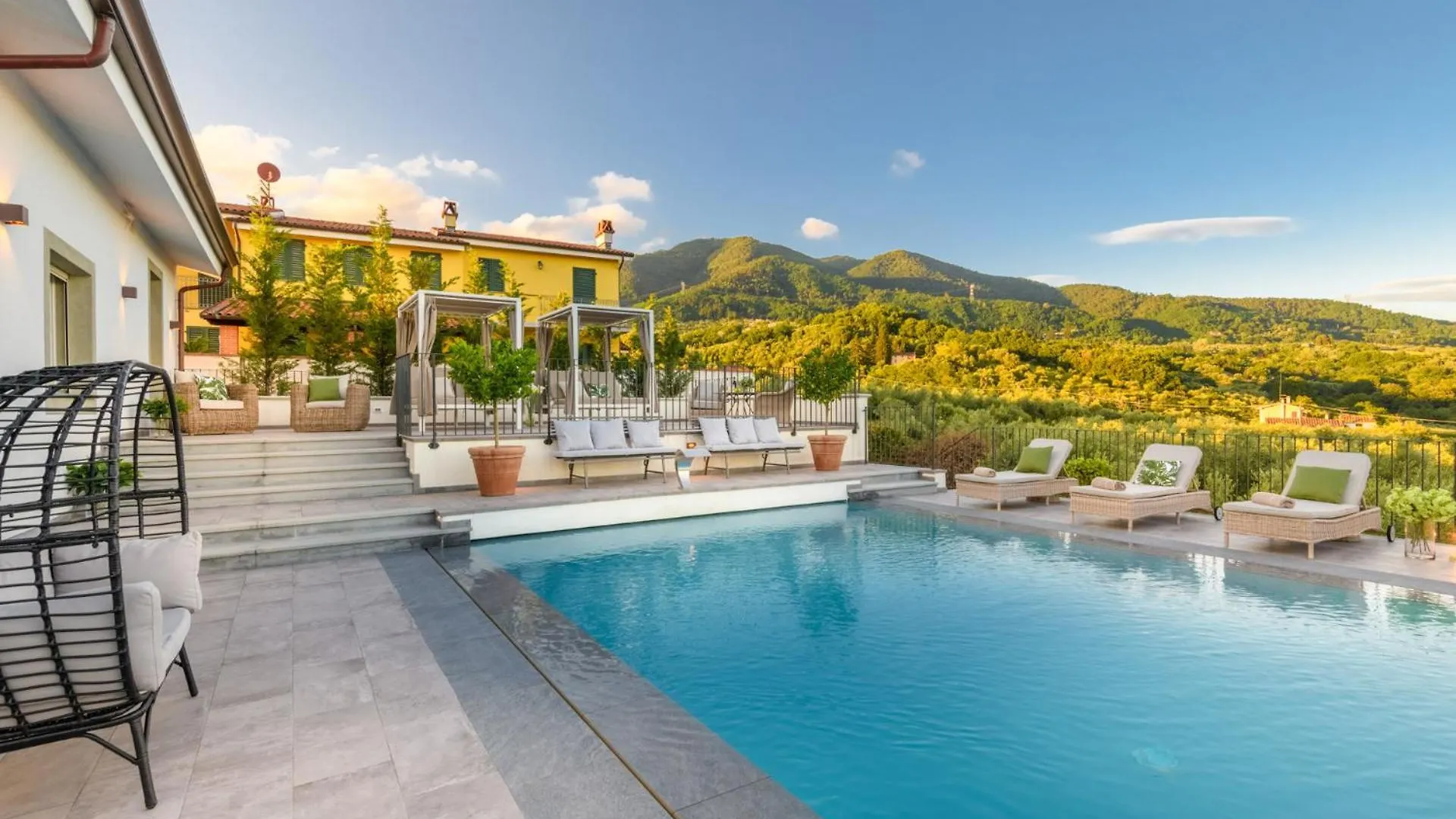 Villa Asti: Where Luxury Meets Limitless View Capannori Olaszország