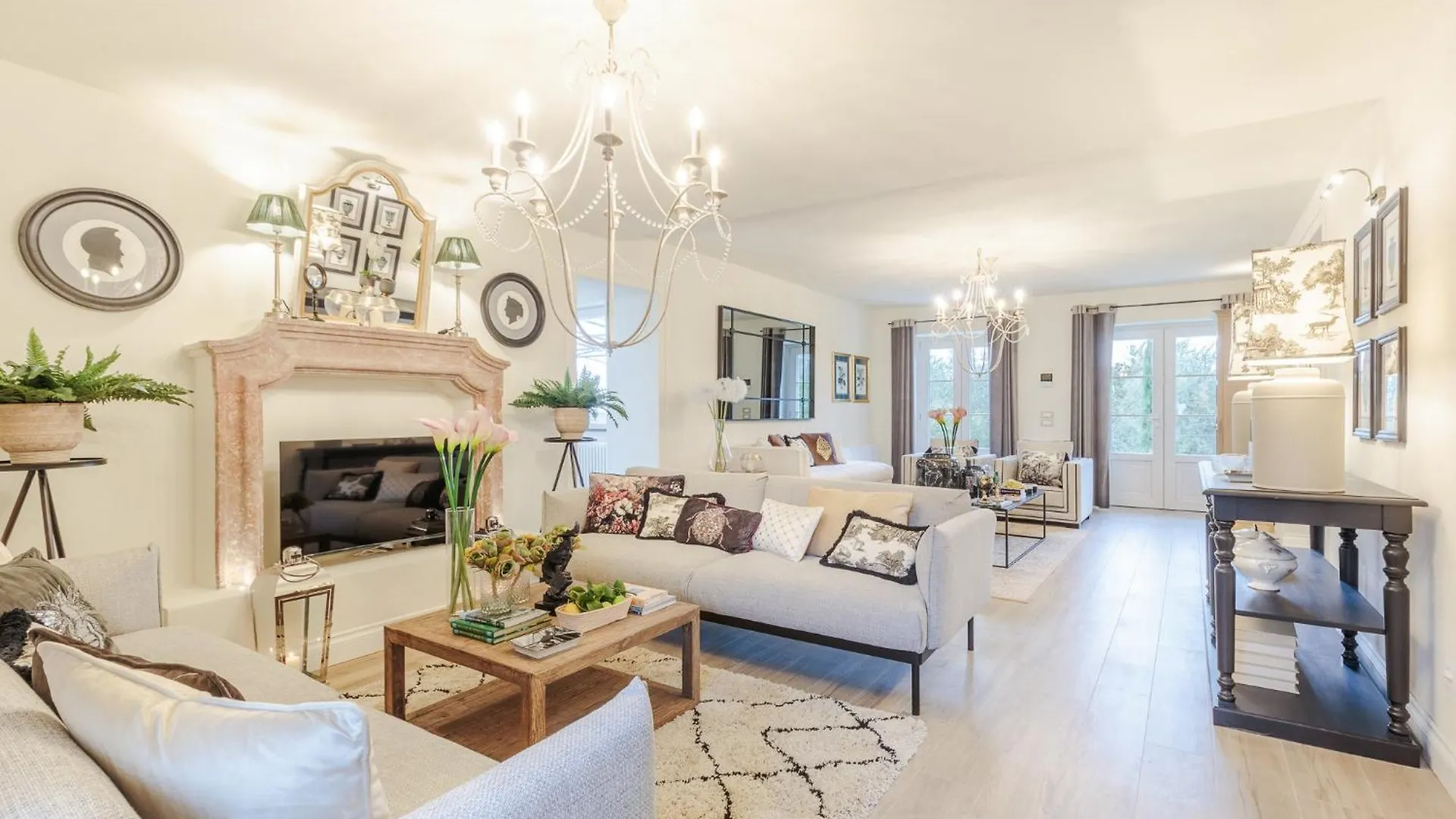 Villa Asti: Where Luxury Meets Limitless View Capannori