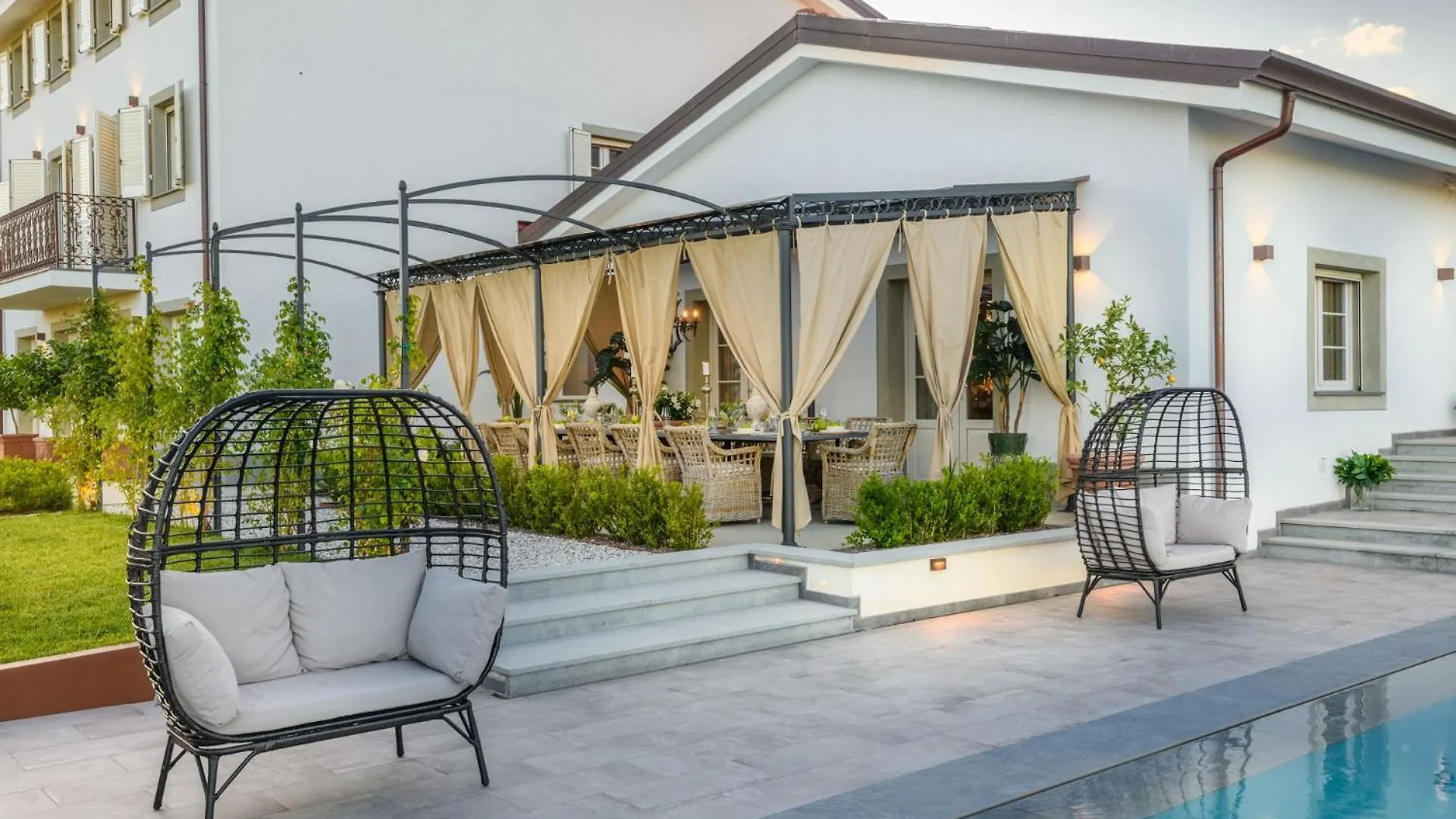 Villa Asti: Where Luxury Meets Limitless View Capannori Olaszország